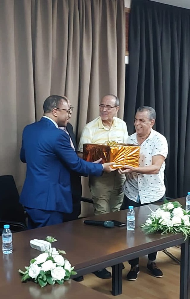 حفل تهنئة نظمه موظفو المديرية الجهوية لمراكش بمناسبة تنصيب السيد بوجمعة اوسدي مديرا جهويا حفل تهنئة نظمه موظفو المديرية الجهوية لمراكش بمناسبة تنصيب السيد بوجمعة اوسدي مديرا جهويا