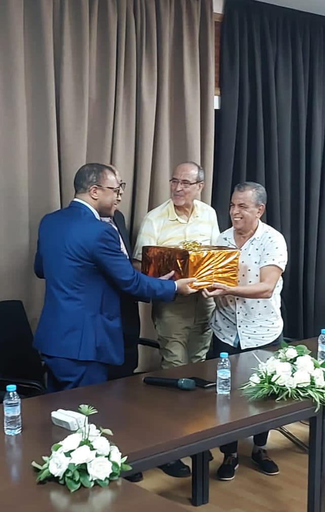 حفل تهنئة نظمه موظفو المديرية الجهوية لمراكش بمناسبة تنصيب السيد بوجمعة اوسدي مديرا جهويا حفل تهنئة نظمه موظفو المديرية الجهوية لمراكش بمناسبة تنصيب السيد بوجمعة اوسدي مديرا جهويا