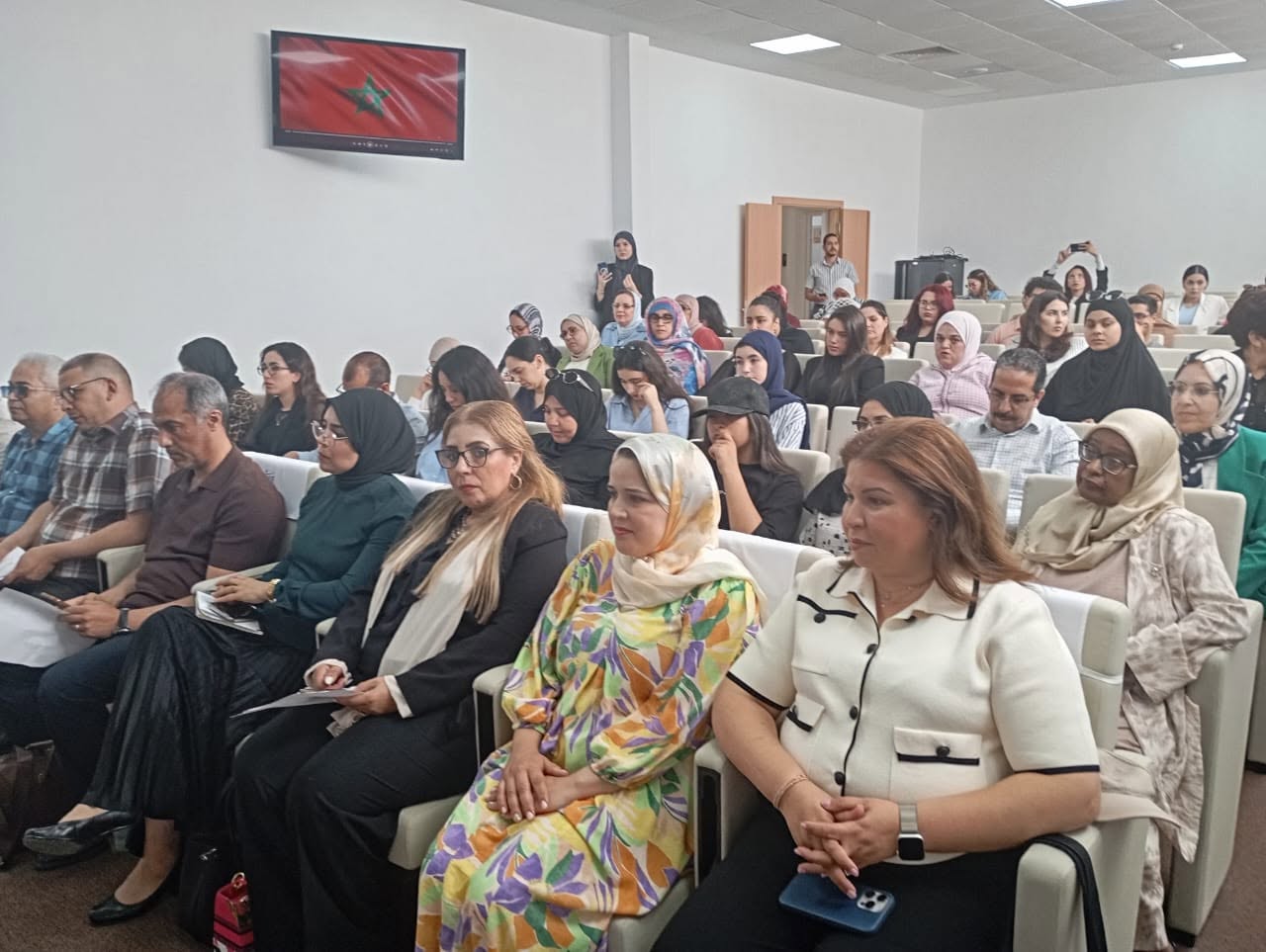 حملة تحسيسية حول تعزيز مشاركة النساء في الحياة العامة