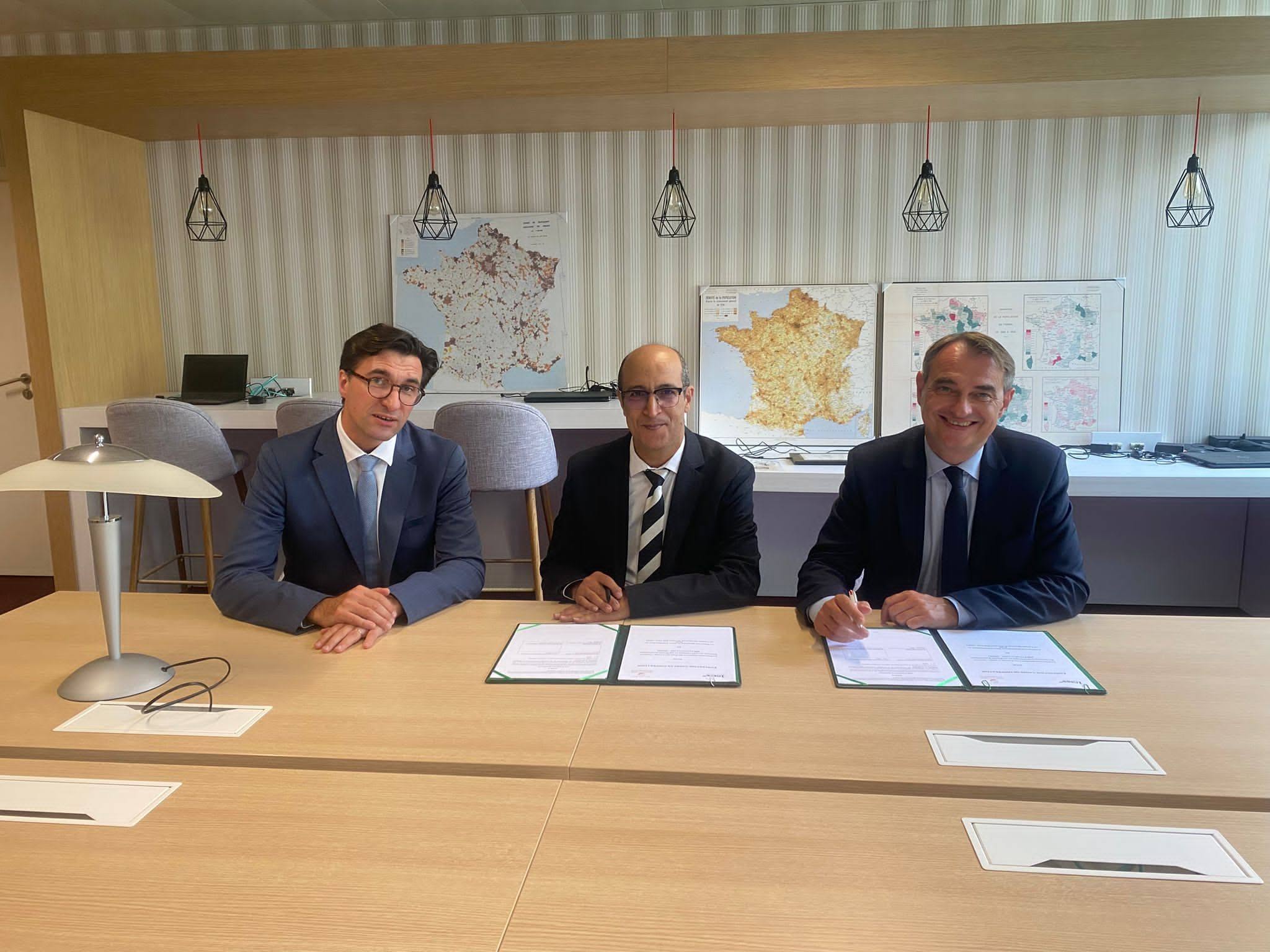 Signature d'une convention de Partenariat entre la Direction régionale du HCP de Tanger-Tétouan-Al Hoceima et Direction Régionale de l'Institut National de la Statistique et des Études Économiques (INSEE) des Pays de la Loire